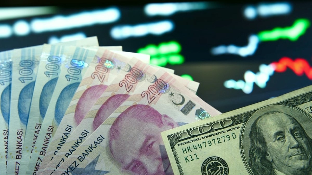 Dolar Yeni Zirveleri Hedefliyor: Rekor Kırarak Güne Başladı