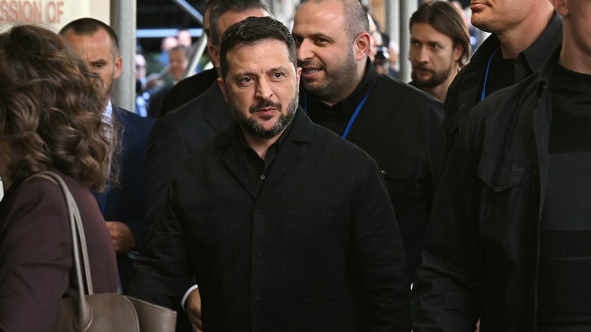Zelenskiy'den Putin'e Umut Veren Çağrı: Üçlü Zirve İçin Adres Belli Oldu