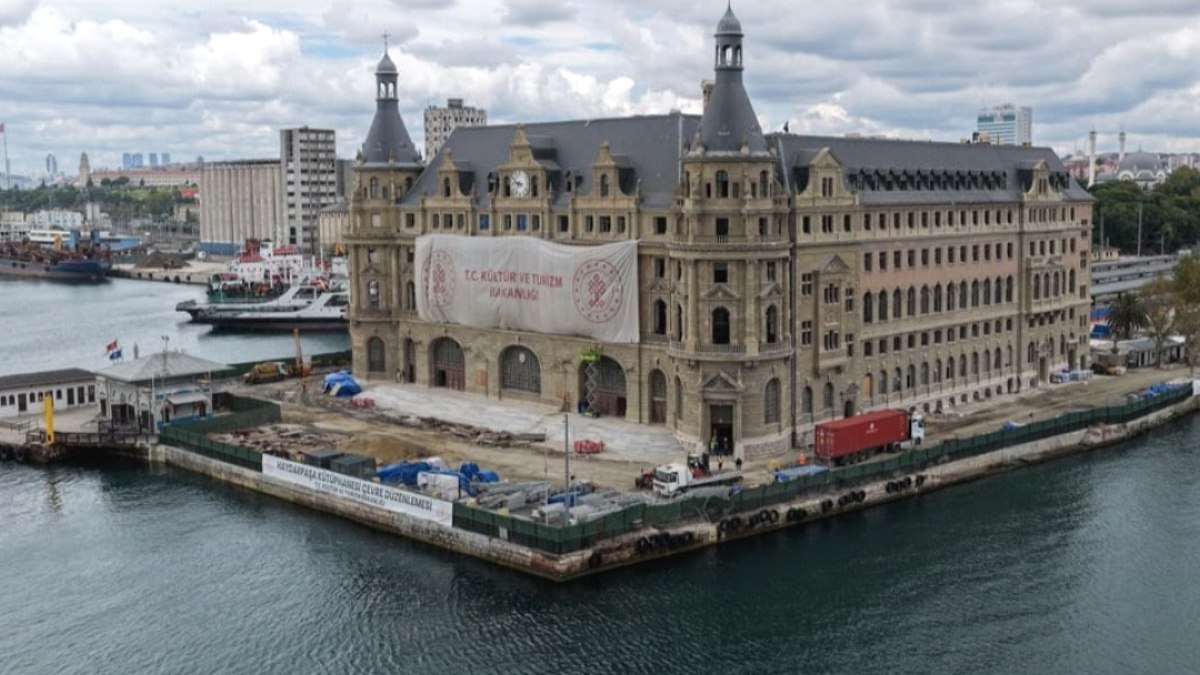 Haydarpaşa Garı Restorasyonunda Şok Gelişme: Temel Kazıkları Kayboldu