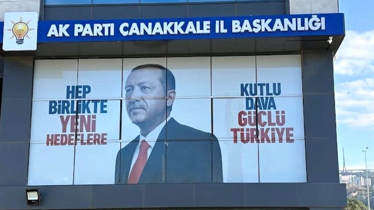 AK Parti Çanakkale'de İlçe Teşkilatında Yaşanan Olaylara İlişkin Açıklama Yaptı