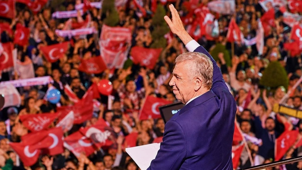 Özgür Özel'den Mansur Yavaş ve Fon Krizi Açıklamaları
