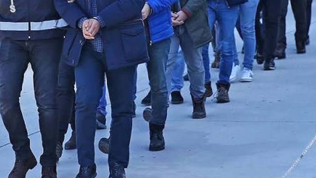 Piyasa Dolandırıcılığı Soruşturmasında 14 Kişi Tutuklandı