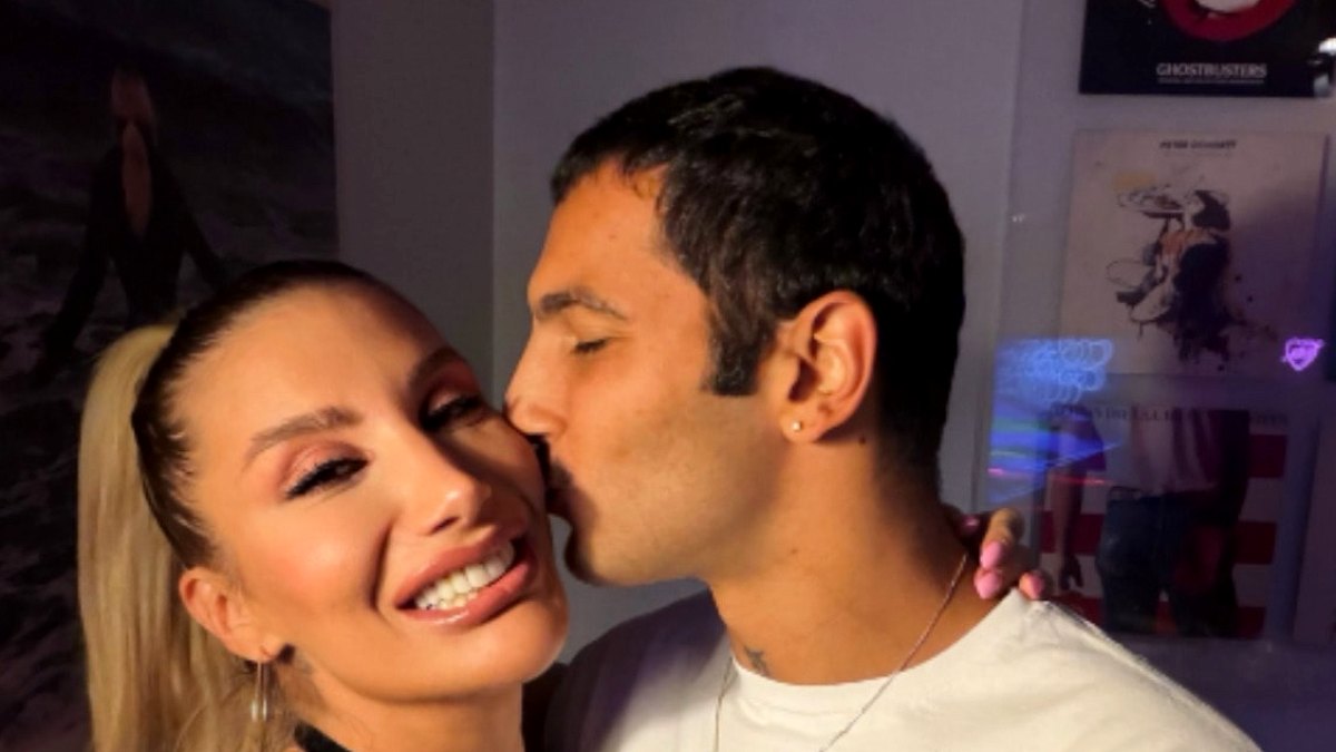 İrem Derici ve Melih Kunukçu Aşklarını Kollarına Kazıttı