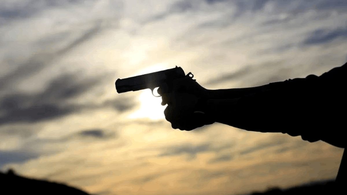 Niğde'de Okul Yakınındaki Parkta Silahlı Şüpheliler Yakalandı