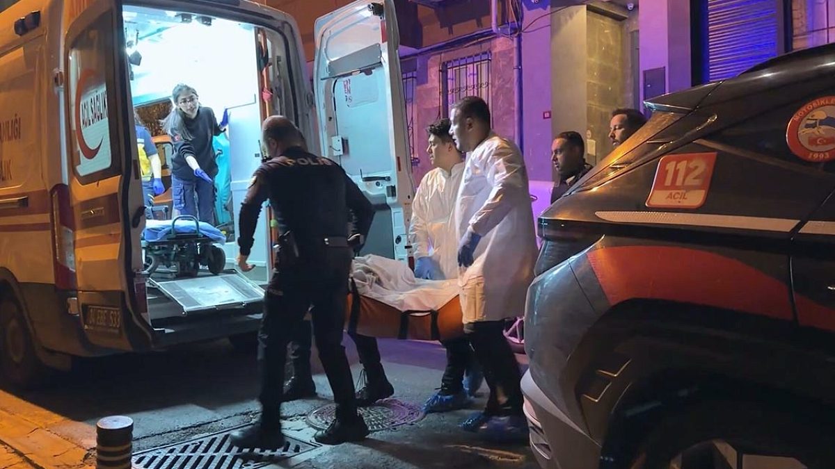 Genç Adam Evinde Ölü Bulundu: Ayrılık Acısı ve Alkollü Geliş