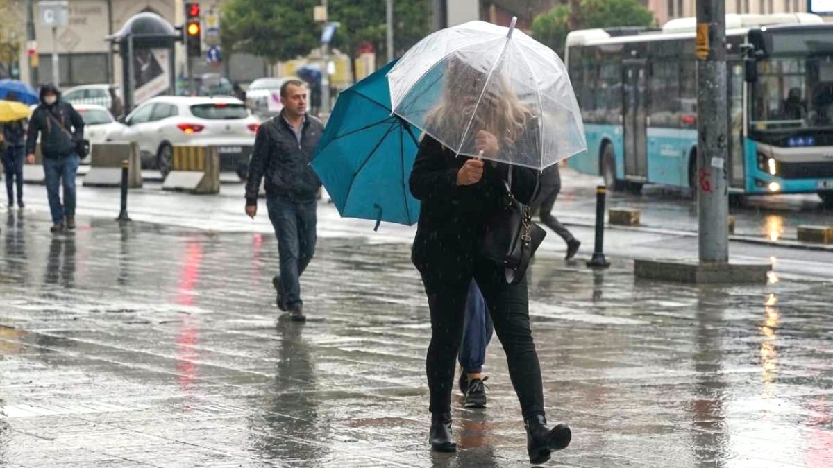 Türkiye Yeni Bir Hava Sistemiyle Karşılaşıyor: Kuvvetli Yağış ve Sıcaklık Düşüşü Kapıda