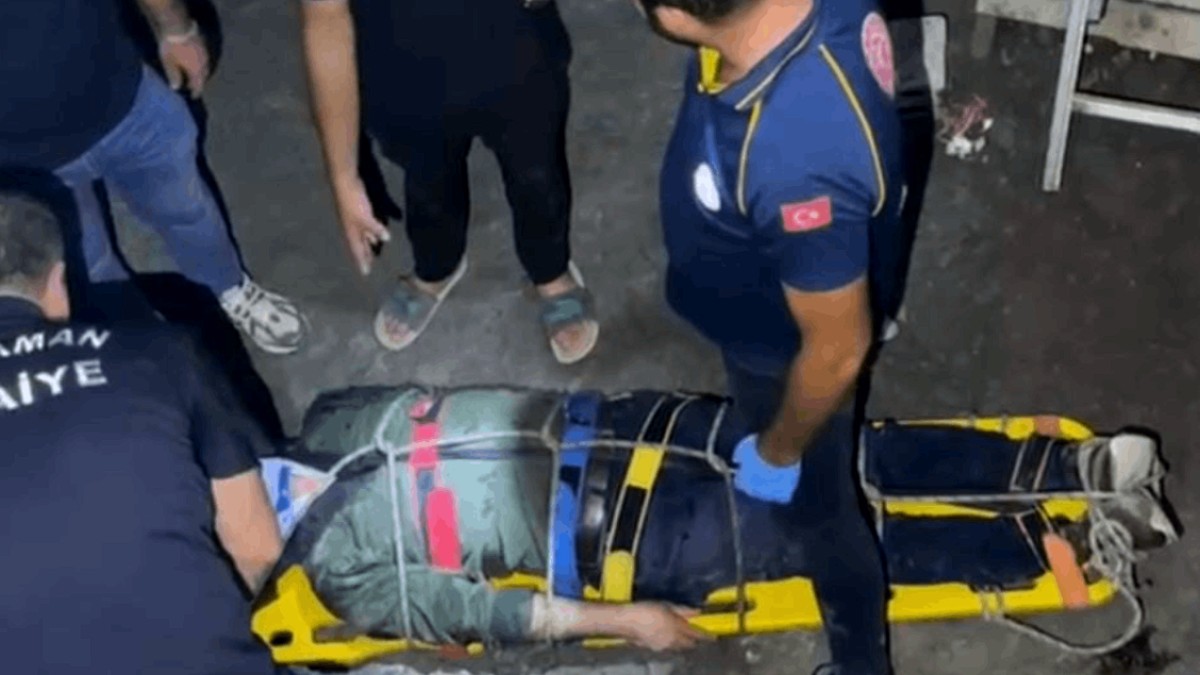 Adıyaman'da İnşaat Bekçisi Merdiven Boşluğuna Düşerek Ağır Yaralandı