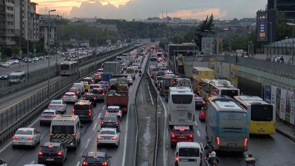 Benzine Tarihi Zam Geliyor: Eşel Mobil Sistemi Sonlanıyor