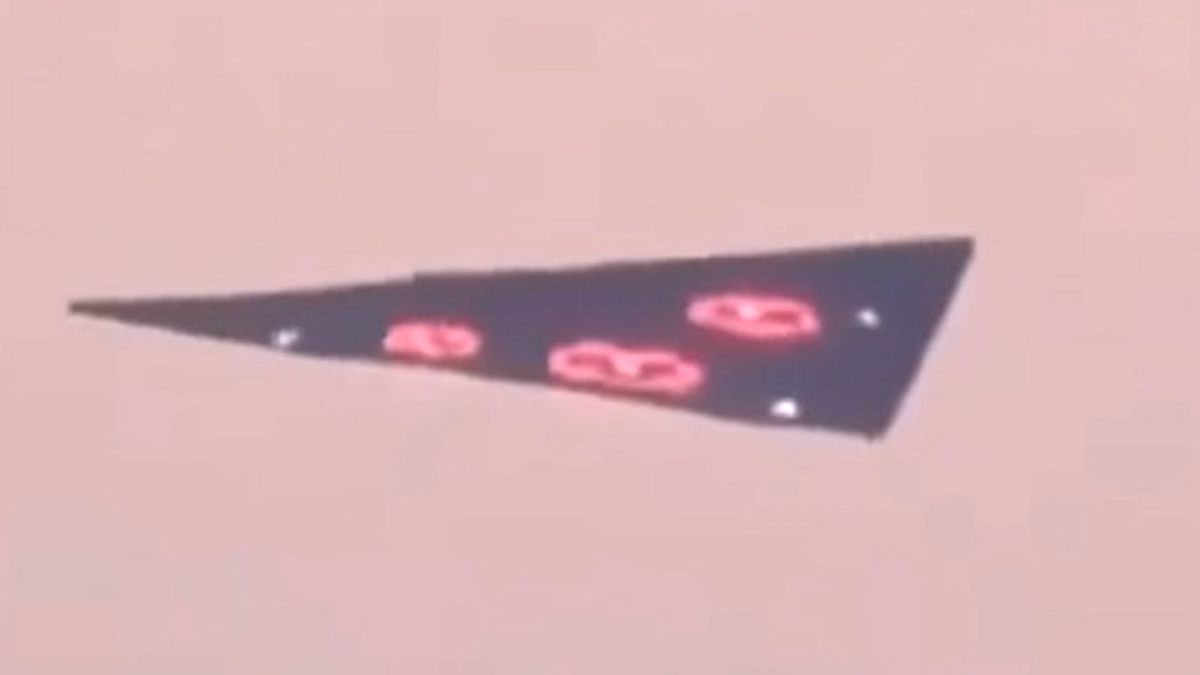 Gizemli Işıklar ABD'nin Yeni Teknolojisi mi? UFO Tartışması Yeniden Alevlendi