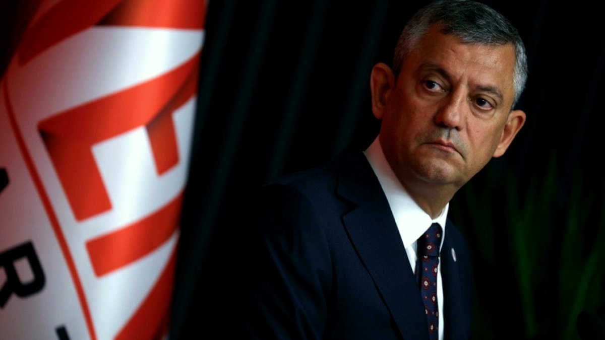 Özgür Özel'den Çarpıcı İddia: Kabinede Bir Bakanın Fonlarda 200 Milyon Avro'su Mu Var?