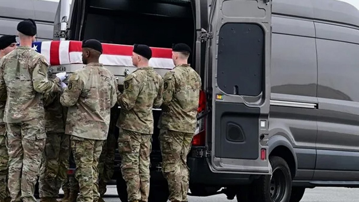Hürmüz Boğazı'nda İran Füzesi ABD Askerlerini Yaraladı