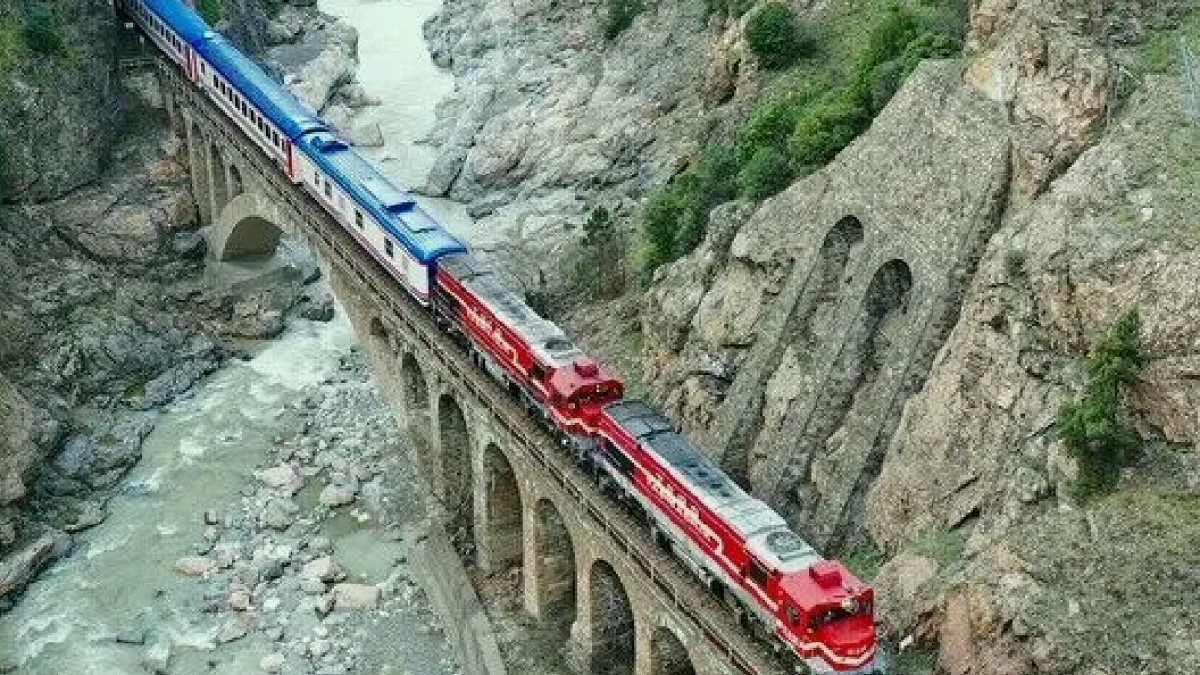 Turistik Karaelmas Ekspresi Ekim'de Yeniden Seferlere Başlıyor