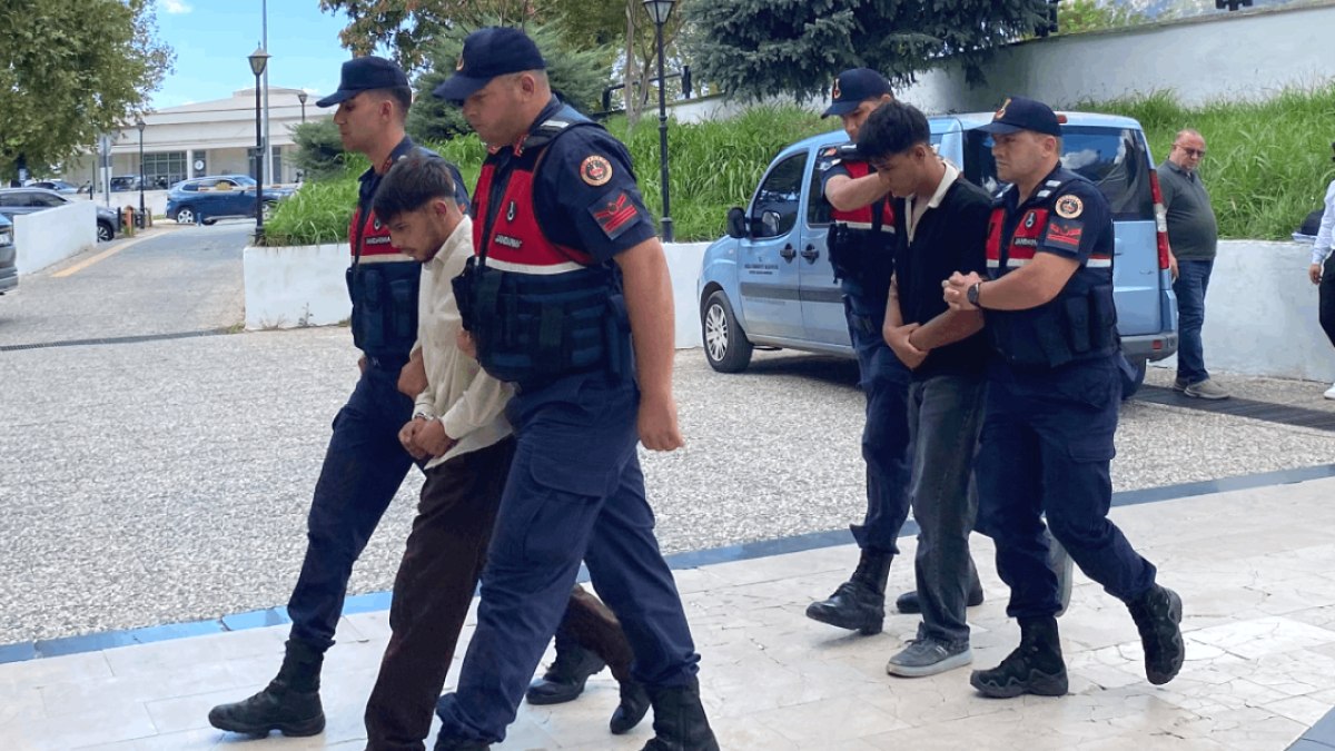 Aile Hekimi Mesai Sonrası Aracında Saldırıya Uğradı, Şüpheliler Yakalandı