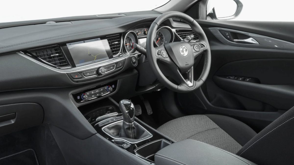 Vauxhall'dan Şaşırtan Değişiklik: Tarihi Logo Yeniden Yorumlandı