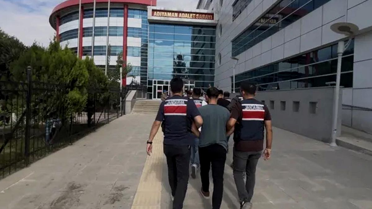 Adıyaman'da DEAŞ Terör Örgütü Operasyonu: 5 Kişi Tutuklandı