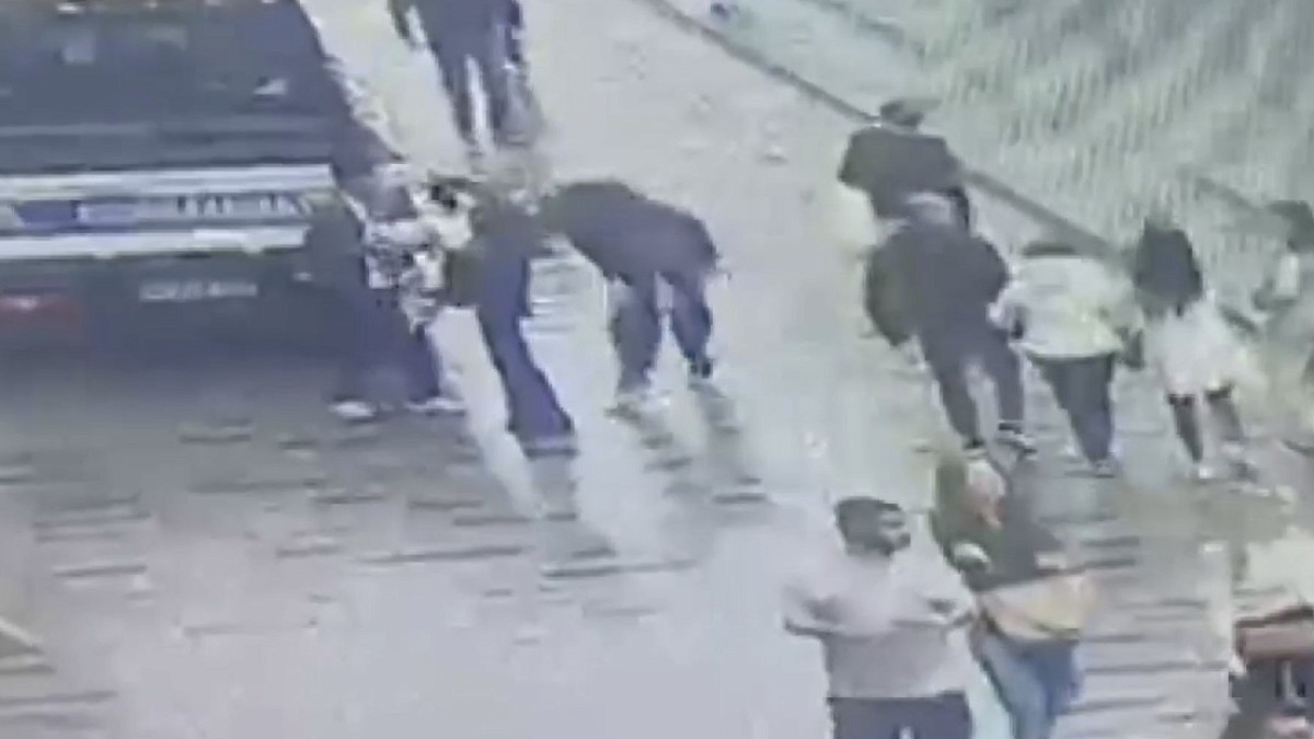 İstiklal Caddesi'nde Cep Telefonu Kapkaçına Anında Müdahale