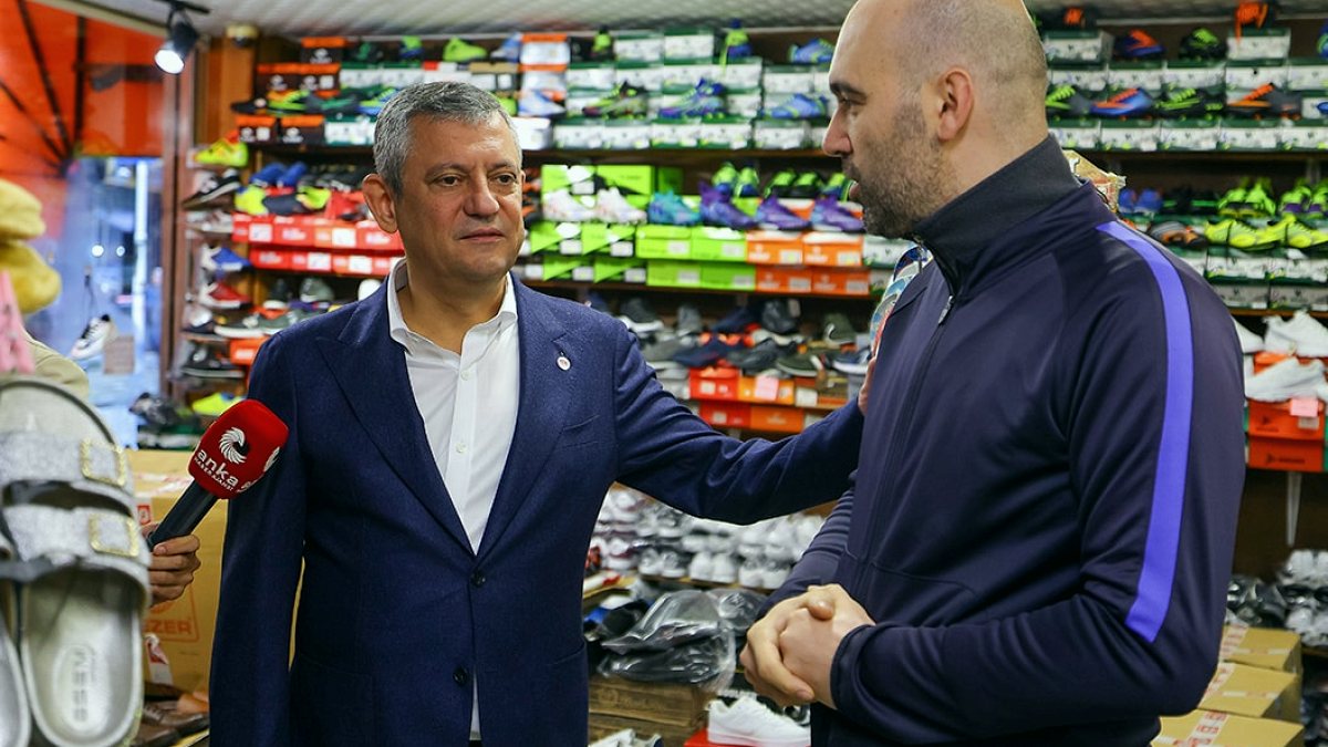 CHP Lideri Özel, Erdoğan'ın Memleketi Rize'de Esnafla Buluştu