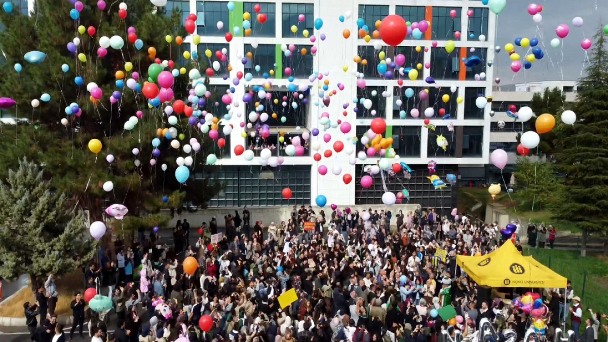 Lösemiyi Yenen Hasan İçin Gökyüzüne Umut Dolu Balonlar Bırakıldı