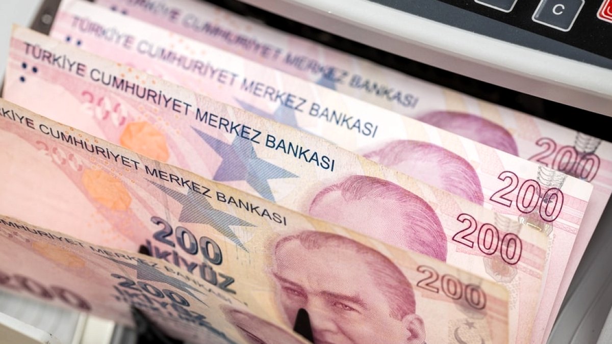 TL Mevduat Faizlerinde 3 Yıllık Düşüş Trendi: Yeni Dip Seviye Kaydedildi