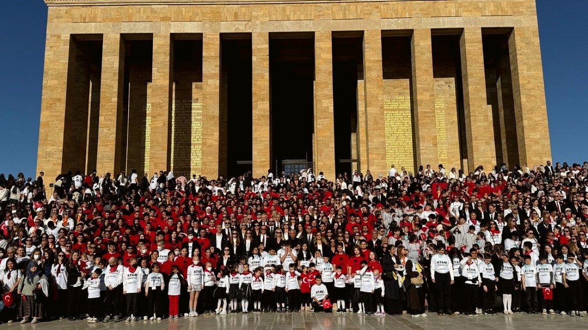 LÖSEV'den Anıtkabir'e Muhteşem Katılım: 100 Bin Kişi Atatürk'ü Andı