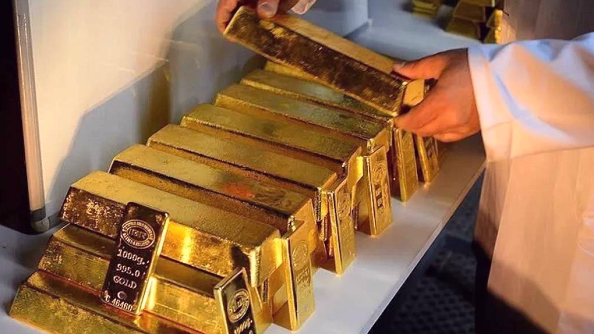 ABD Ekonomisindeki Belirsizlik Altını Baskılıyor: Ons Altın 20 Yılın Zirvesine Yaklaştı