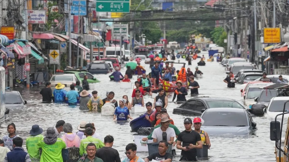 Tayland'ın Kalbi Bangkok'u Sel Vurdu: 8 Yıllık Çözüm Yolda