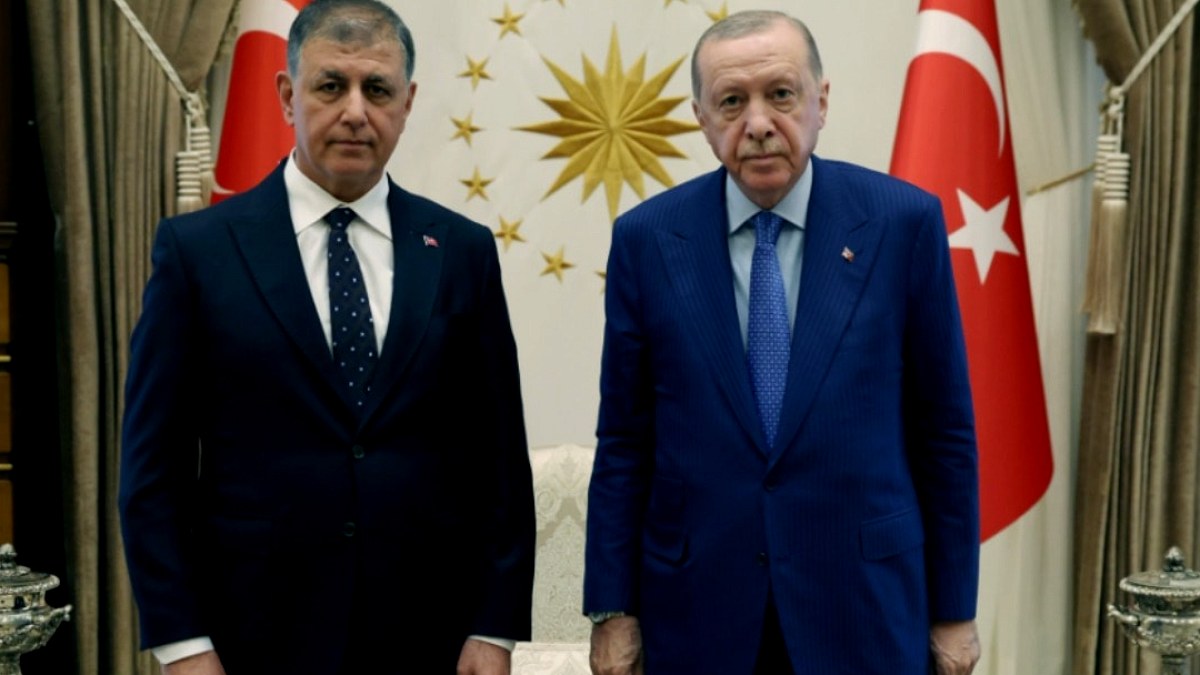 Cemil Tugay'ın AKP'ye Geçişi Öncesi Geçmiş Açıklamaları Gündeme Bomba Gibi Düştü