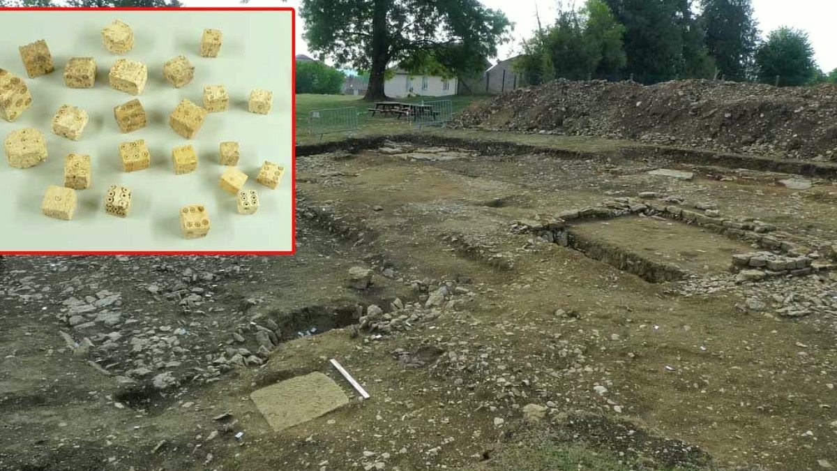 Fransa'da 300 Nüfuslu Köyün Altından Binlerce Antik Zar Çıktı