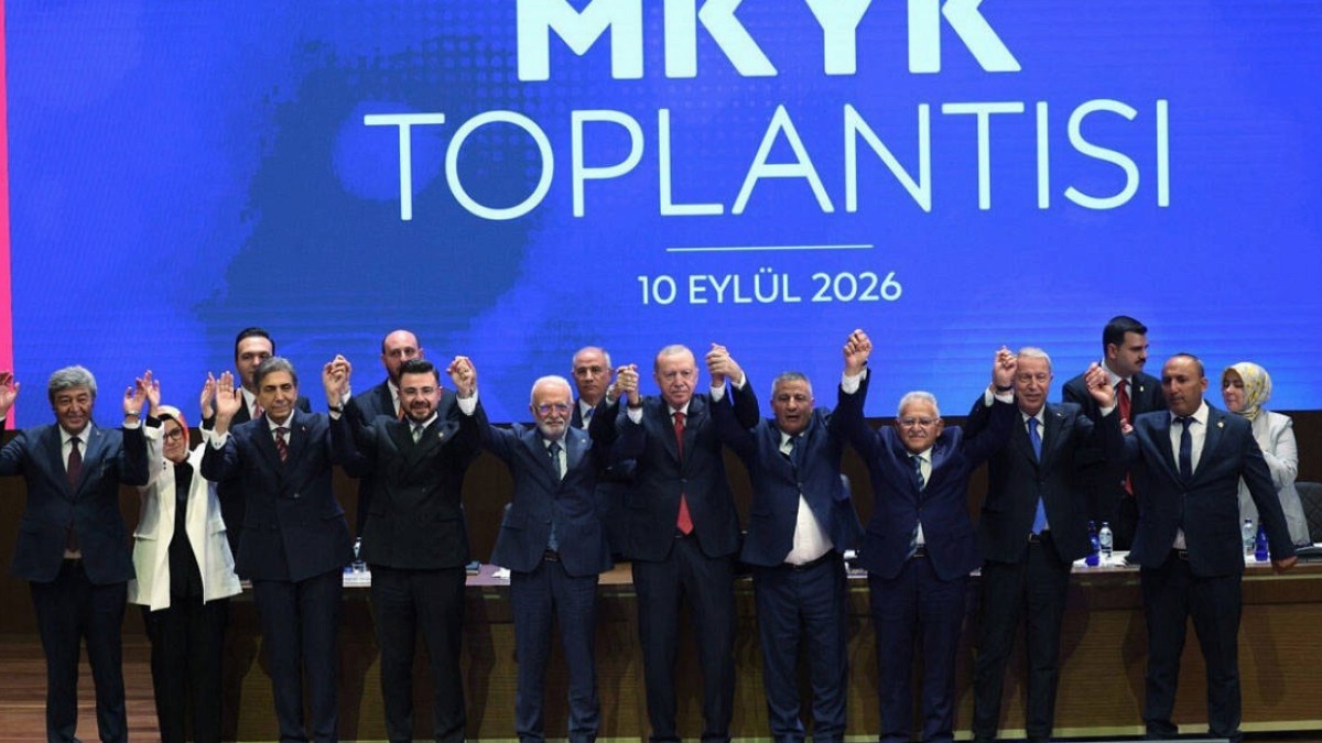 AKP'de Siyasi Transfer Hareketliliği: İki Sayfalık Liste ve 4 Vekil Beklentisi