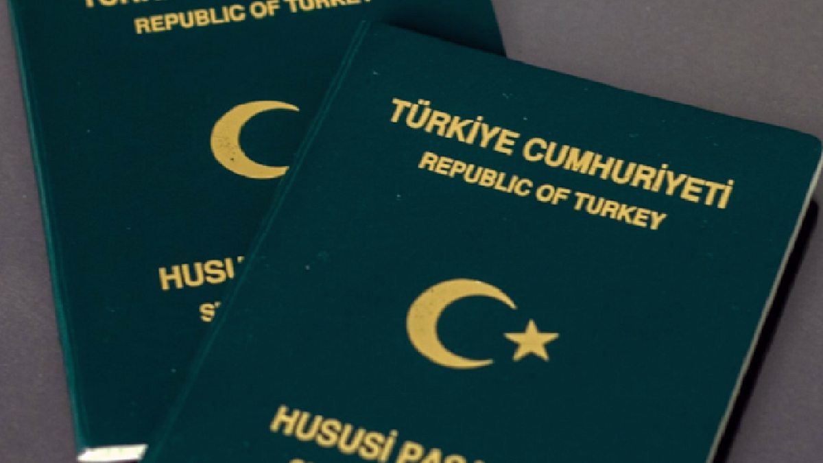 Yeşil Pasaport Kapsamı Genişliyor: 6 Yeni Meslek Grubu Vizesiz Seyahat Edebilecek
