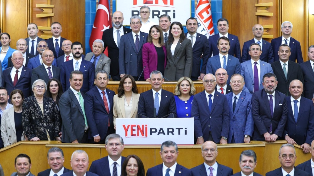 YENİ Parti İsim Tartışmasında Alternatifleri Belirledi: AYM'ye Sunulan Savunmada 3 İsim Önerisi