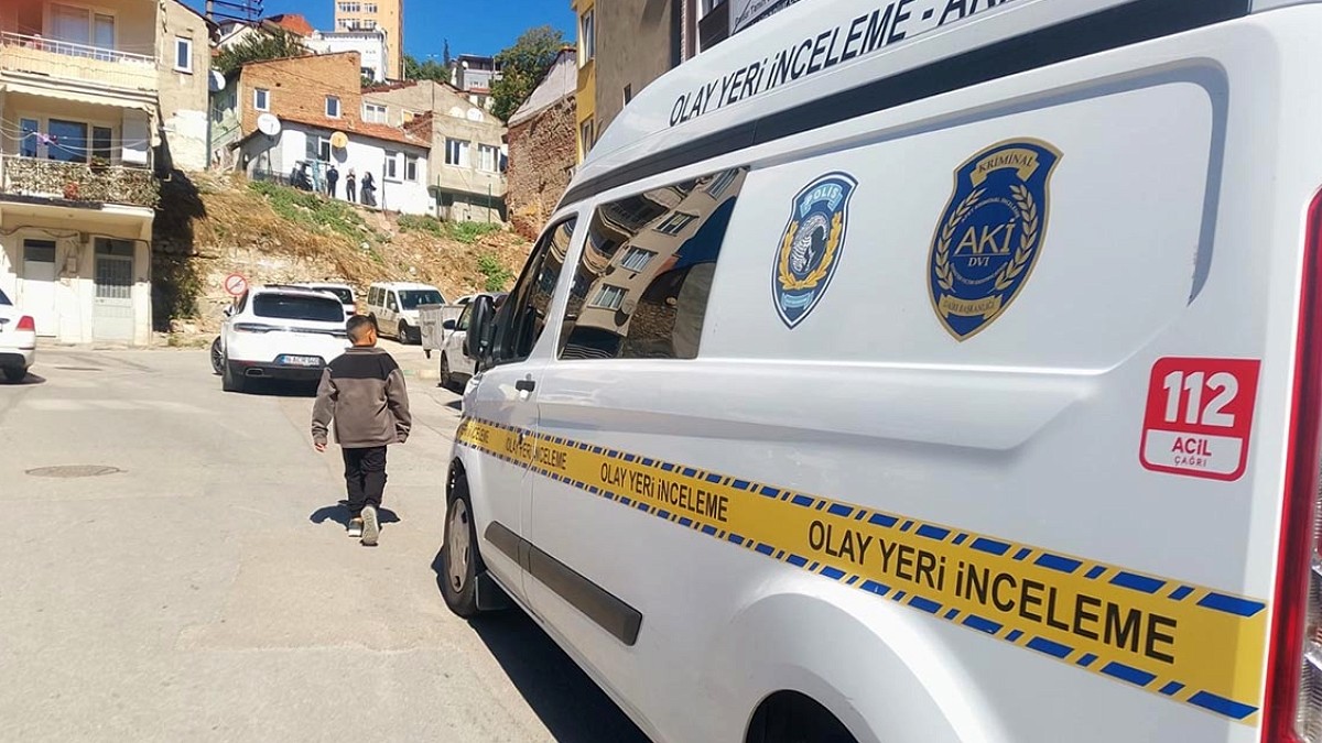 Bursa'da Evlerinde Ölü Bulunan Çiftin Üst Komşusu Gözaltına Alındı