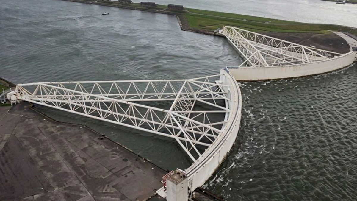 Hollanda'nın Dev Savaşçıları: Saniyeler İçinde Karar Verip Suları Zaptediyor