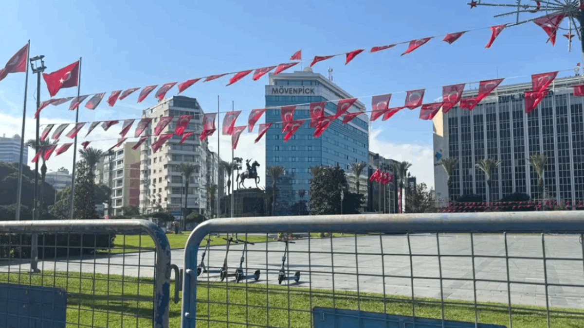 İzmir'de Tansiyon Yüksek: Cemil Tugay Tepkisiyle Meydanlar Bariyerlerle Donatıldı