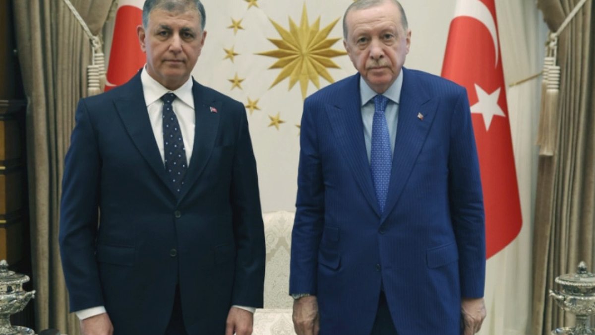 Cemil Tugay'dan AKP'ye Geçiş Sonrası İlk Adım: İzmir İçin Vaatler
