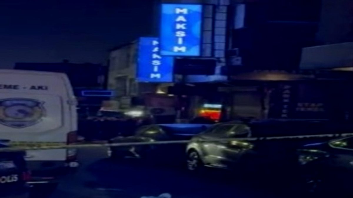 İstanbul'da Gece Mekanında Kanlı Çatışma: Polis ve Saldırgan Can Verdi