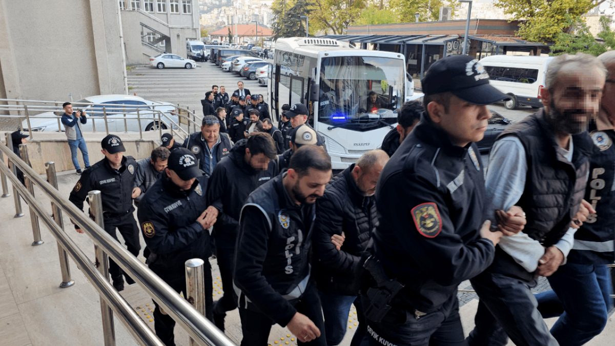 Kaçak Ocaklara Baskın Bilgisi Rüşvetle Satıldı: Şebeke Çökertildi