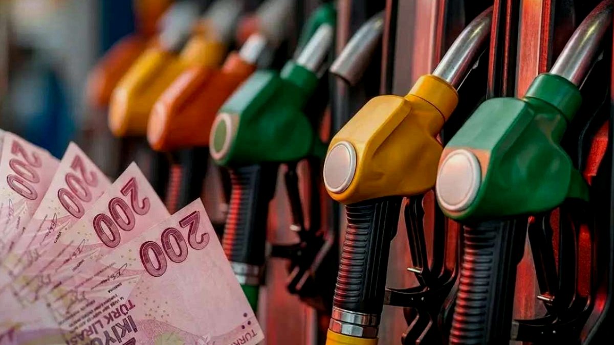 Akaryakıt Fiyatlarında Beklenen Değişimler: Motorine Zam, Benzine İndirim Geliyor