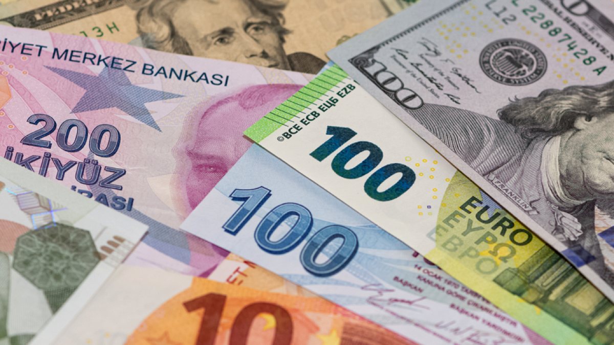 Küresel Dolar Düşerken TL Rekor Kırıyor: Ekonomi Politikaları Mercek Altında