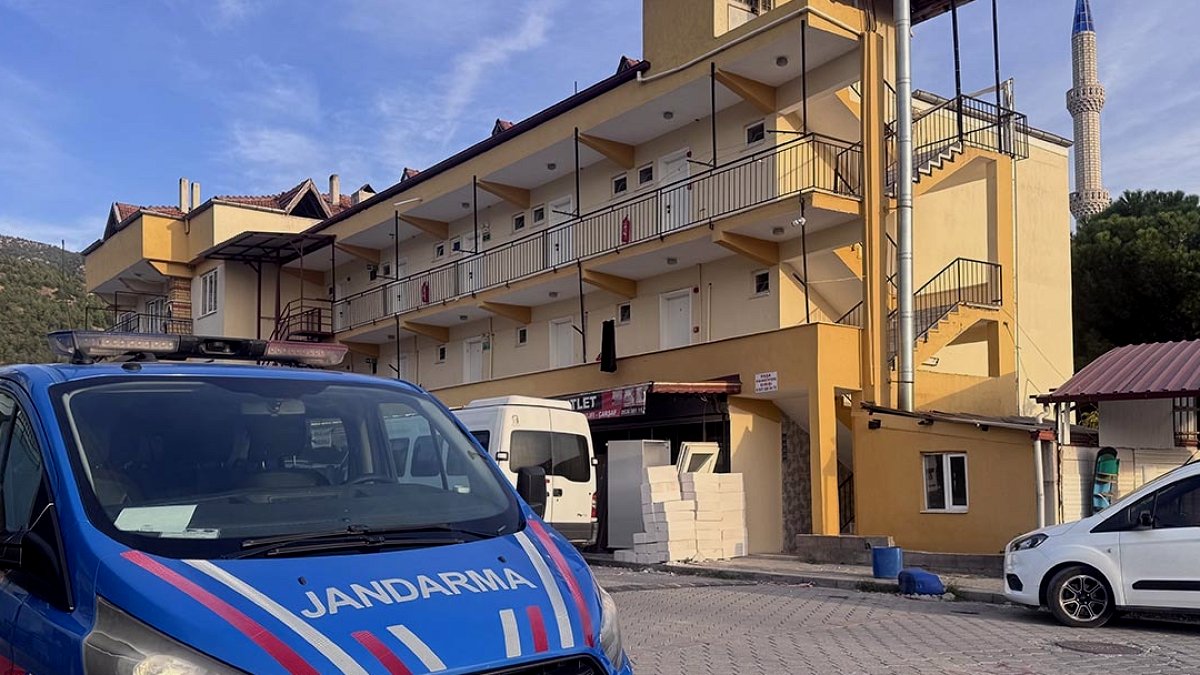 Denizli'de Pansiyonda Yaşlı Çift Ölü Bulundu: Gizemli Ölüm Araştırılıyor
