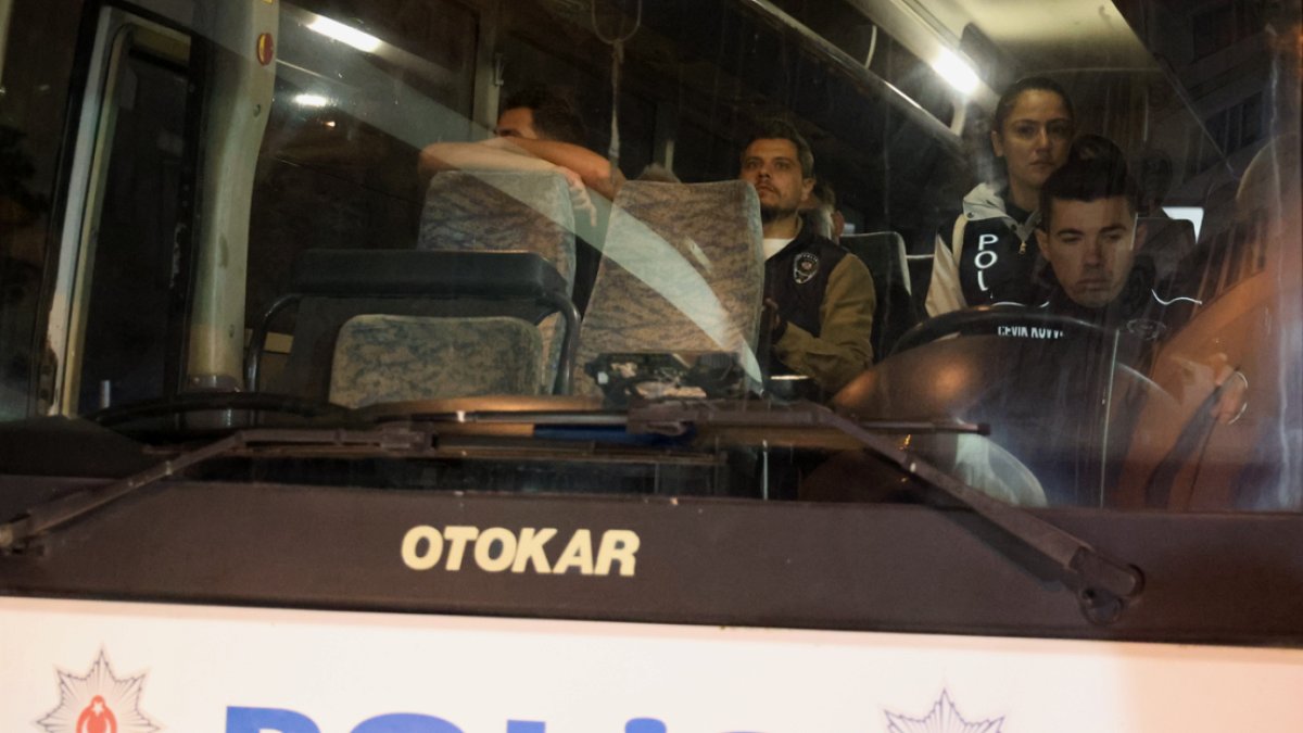 Bayraklı Belediyesi'nde Rüşvet ve İhaleye Fesat Soruşturması: 43 Şüpheli Adliyede