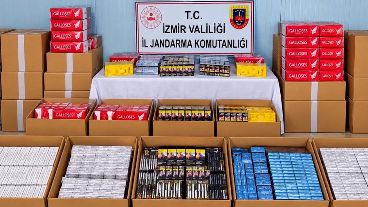 Torbalı'da Dev Operasyon: 27 Bin Paket Kaçak Sigara Ele Geçirildi