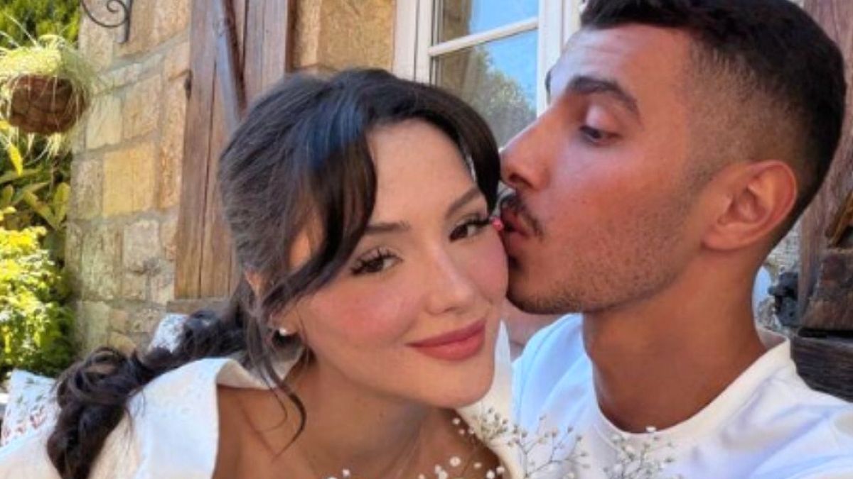 Derya Pınar Ak Aşkını Gözler Önüne Seriyor: Sevgilisiyle Romantik Anlar Paylaştı