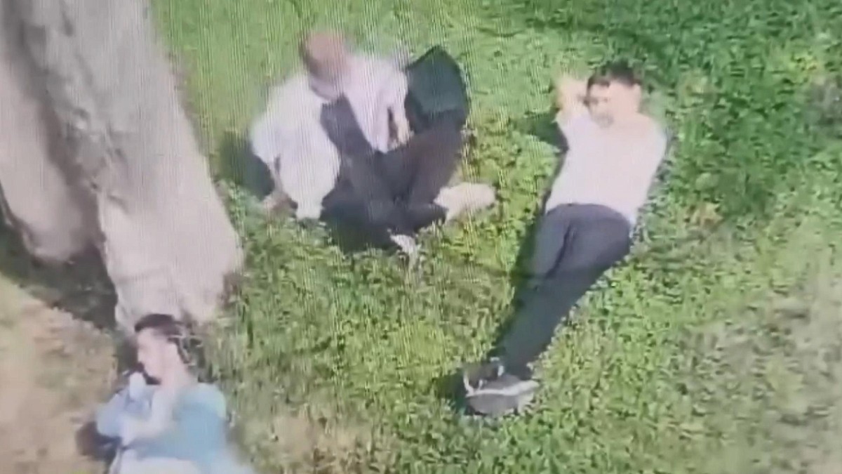 Gezi Parkı'nda Uyuyan Kişinin Telefonu Sürünerek Çalındı