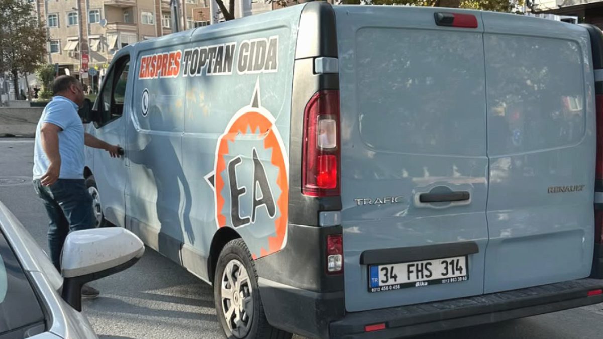 Ters Yönden Gelen Sürücü Esnafa Saldırdı, Cezalar Geldi