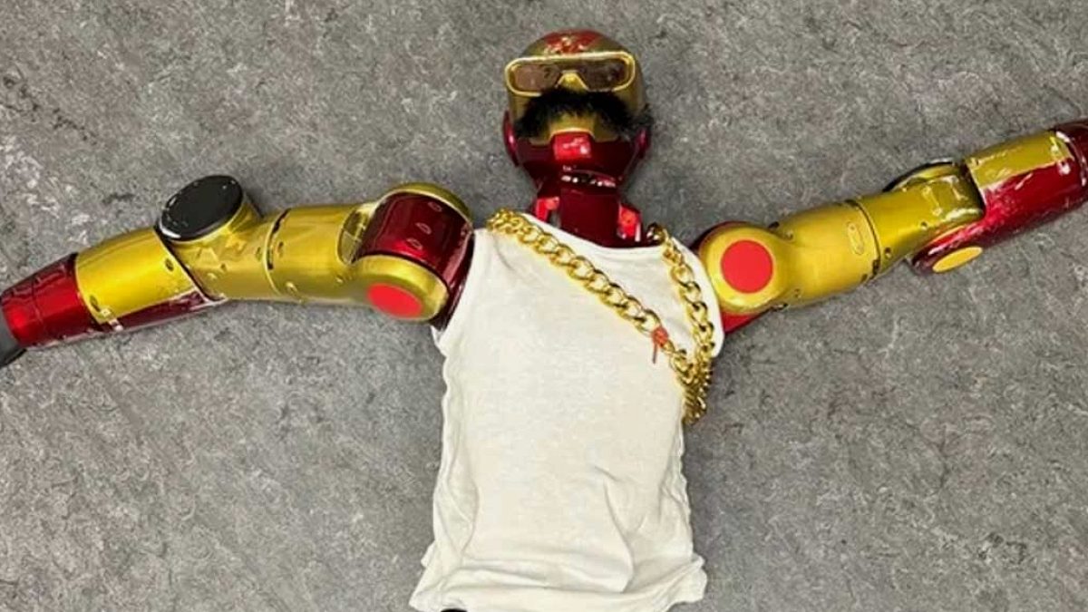Almanya'da Robotlu Cinsel Taciz Skandalı: Altın Zincirli Yapay Zeka Şüpheli