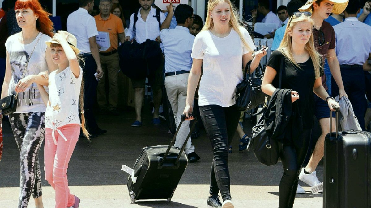 Finlandiya'dan AB'ye Çağrı: Rus Turistlere Savaş Bitene Kadar Vize Yok
