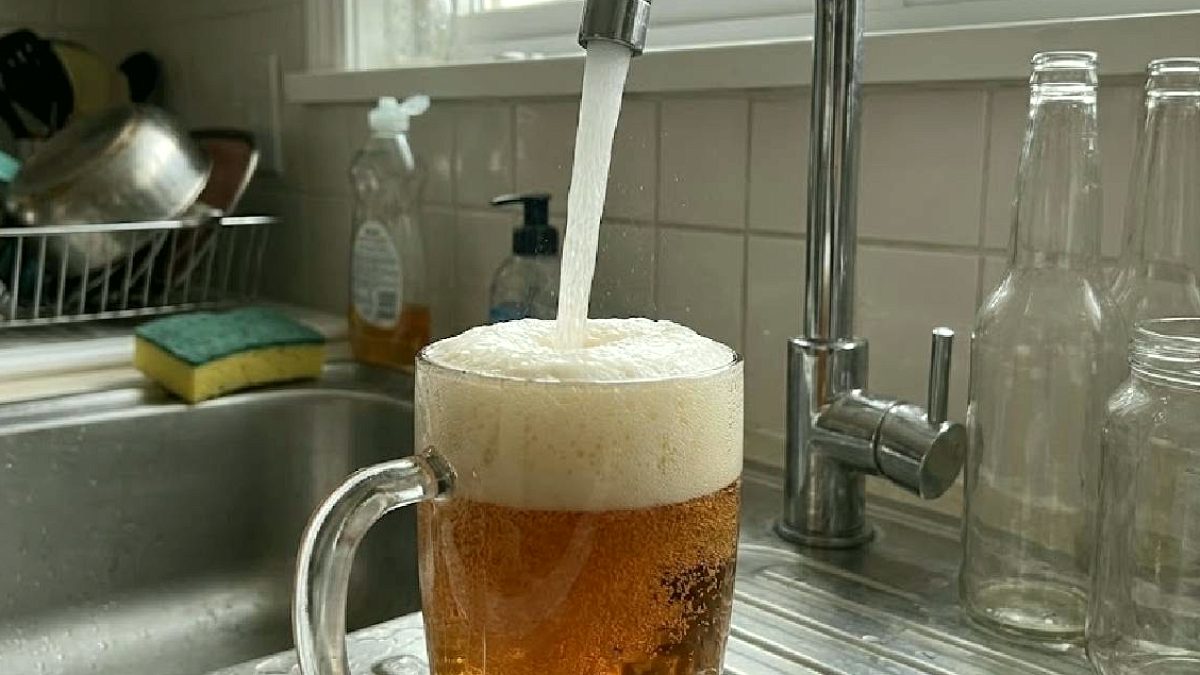 Fransa'da Çeşmelerden Bira Aktı: Teknik Arıza Şebekeyi Bira ile Doldurdu