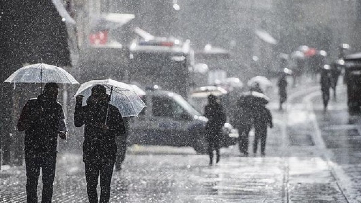 Türkiye'yi Vuracak Şiddetli Yağışlar Geliyor: 16 İl İçin Kırmızı Alarm!