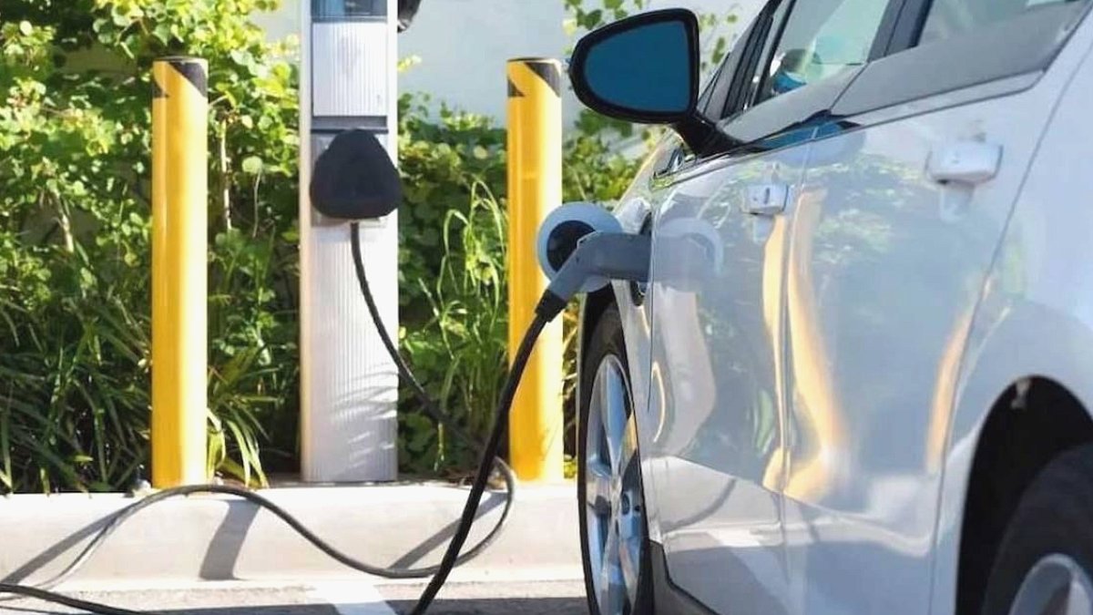 Elektrisli Araçlar Stratejik Tesislerde Yasaklandı: Güvenlik Endişeleri Devrede
